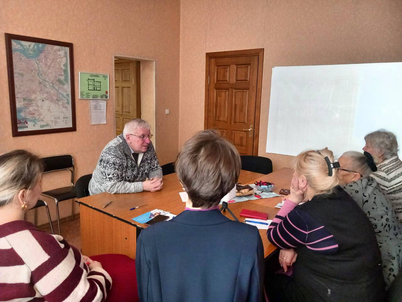 Лекция о системе экстренных служб прошла в Иркутске для жителей предместья Радищева