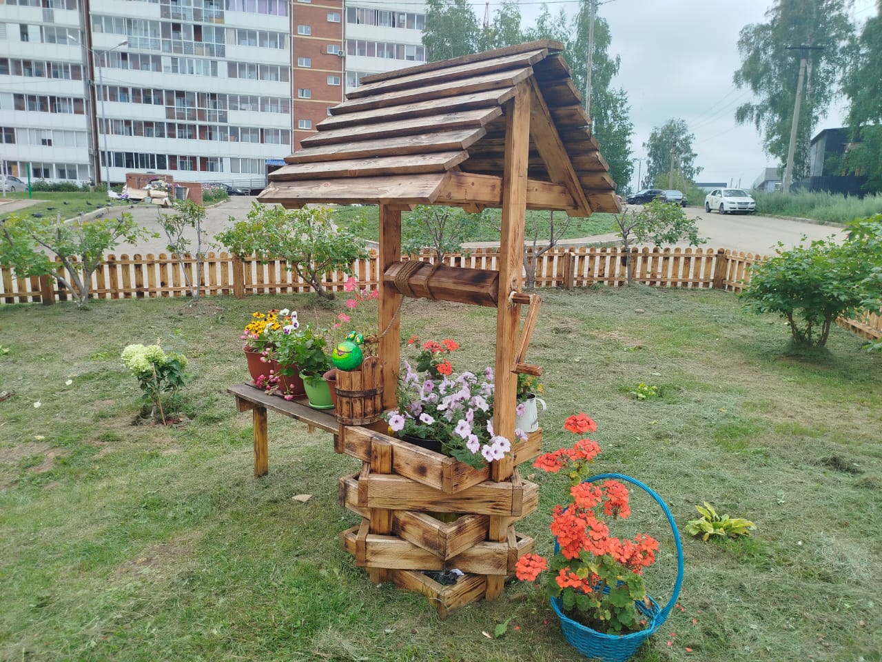 Иркутян приглашают проголосовать за земляков во всероссийском конкурсе «Лучший дом. Лучший двор» партии «Единая Россия»