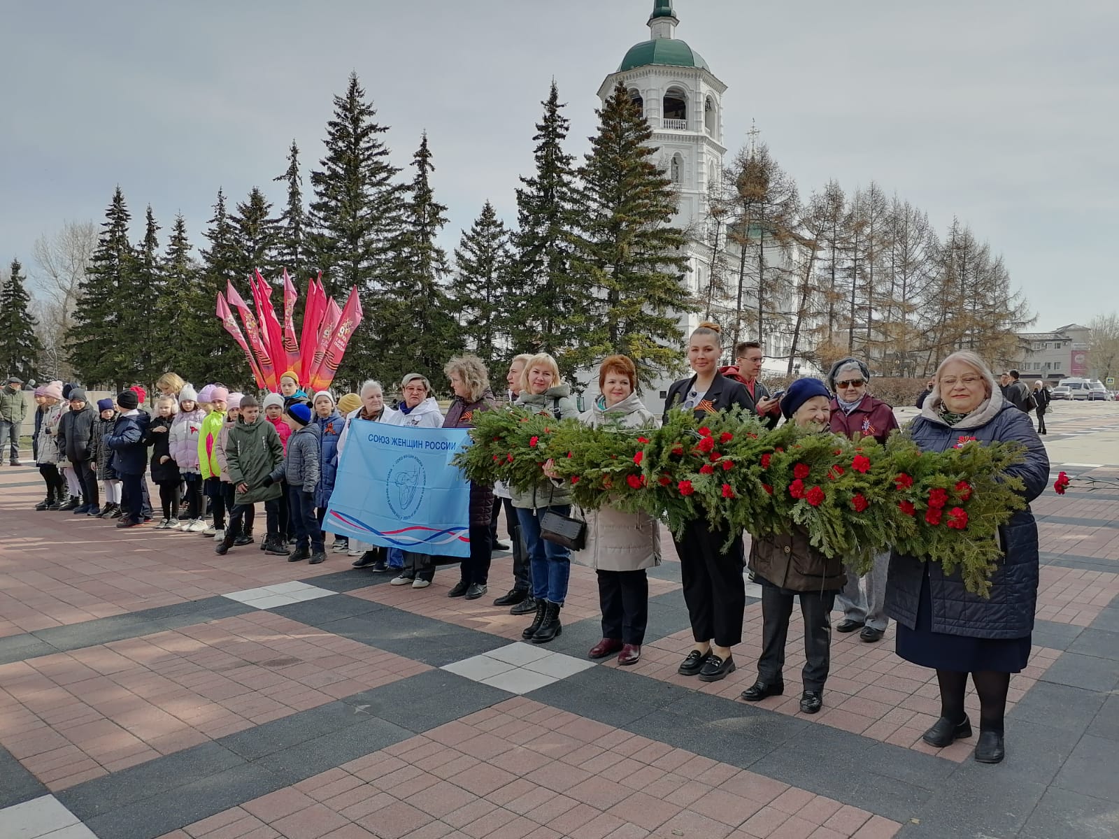 В Иркутске состоялся митинг, посвященный 78-ой годовщине Победы нашего народа в Великой Отечественной войне, у мемориала «Вечный огонь»