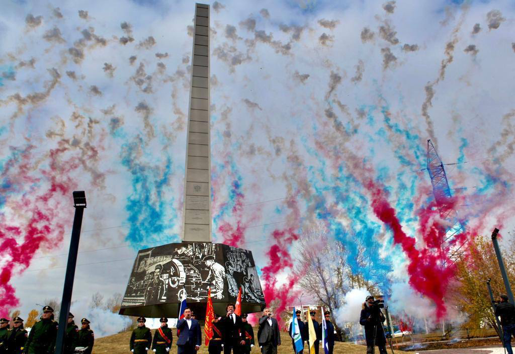 1 мая в 15:00 у стелы «Иркутск – город трудовой доблести» (Байкальское кольцо транспортной развязки) состоится торжественное собрание, посвященное Празднику Весны и Труда