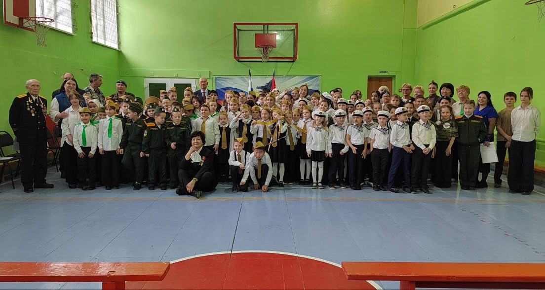 «На знамя Победы равняем шаг!»: в иркутской школе-интернате прошёл патриотический праздник