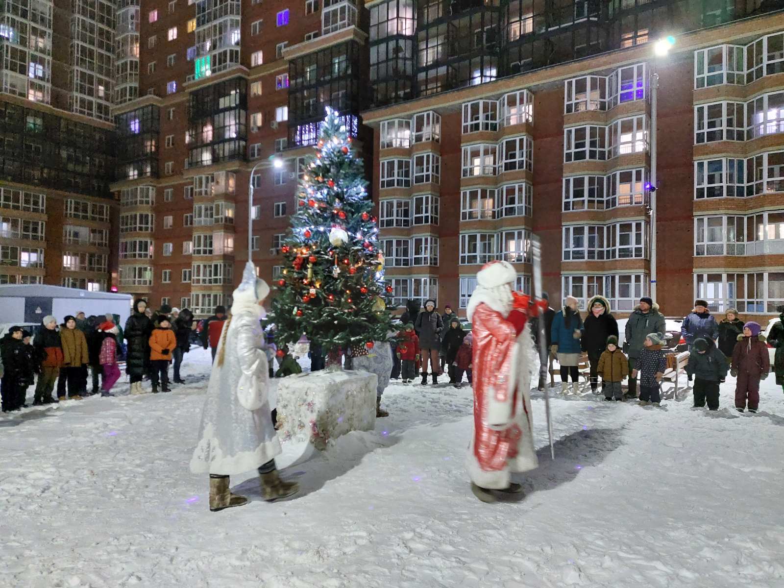 Новогодний праздник в кругу большой и дружной семьи прошёл в ЖК "На Герасимова"