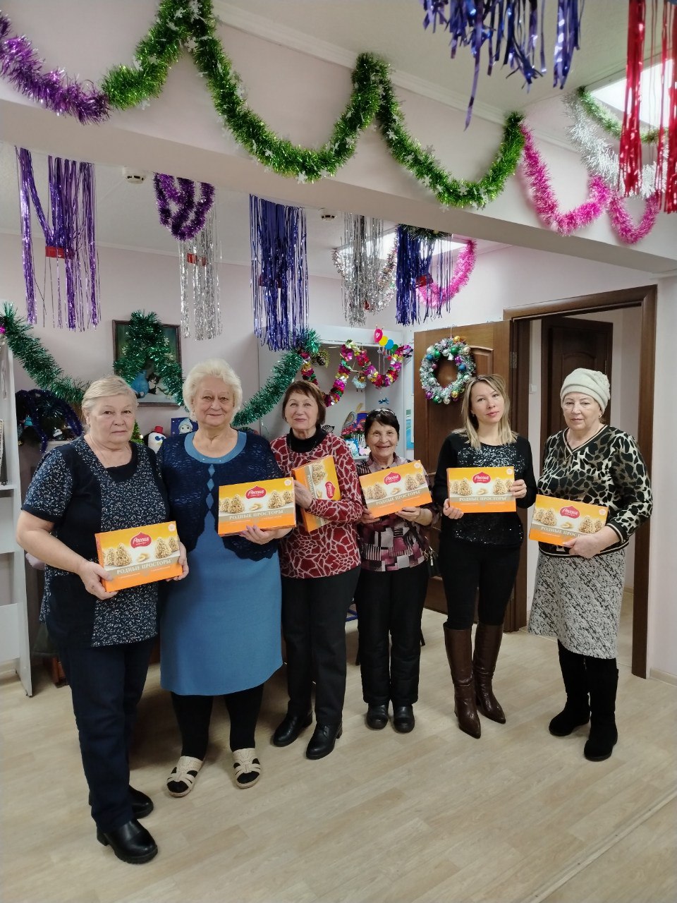 Встреча председателей Советов многоквартирных домов и главы ТОСа «Баумана» Валентины Ловошиной прошла в Центре по работе с населением и общественными объединениями МКУ «ГОРОД» на улице Баумана, 232.