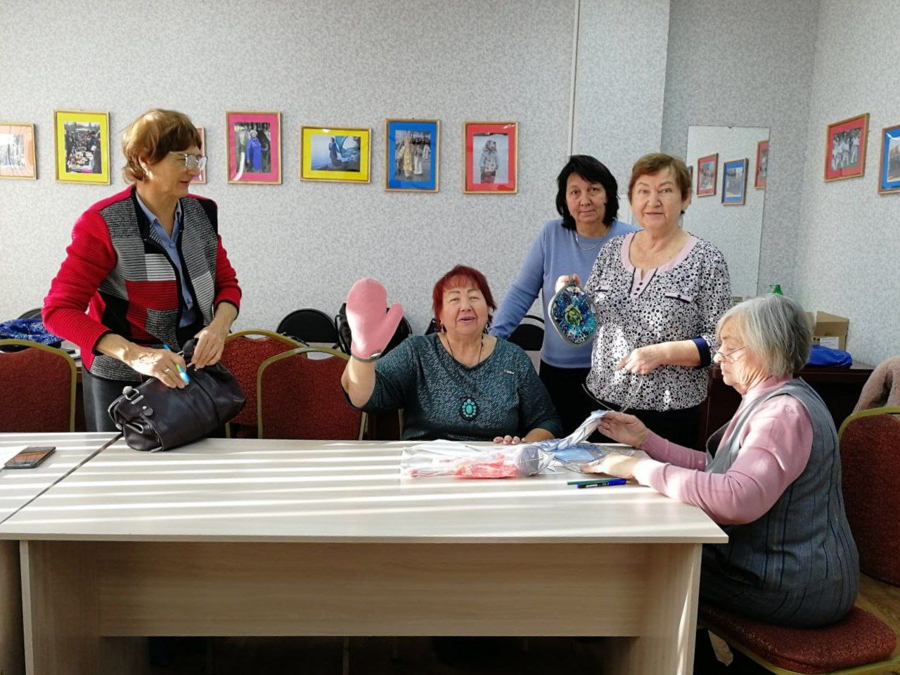 Занятия для женского клуба «Вдохновение» прошли в Центре по работе с населением и общественными объединениями МКУ «ГОРОД» на улице Авиастроителей, 2а