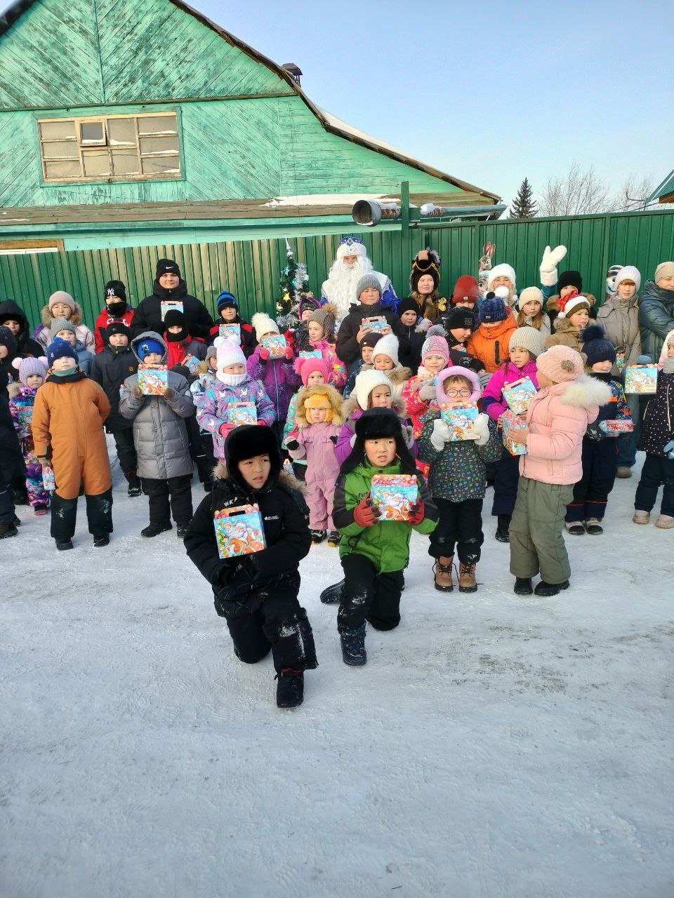 ТОС «Остров Вилюйский» провел новогодний праздник для детей