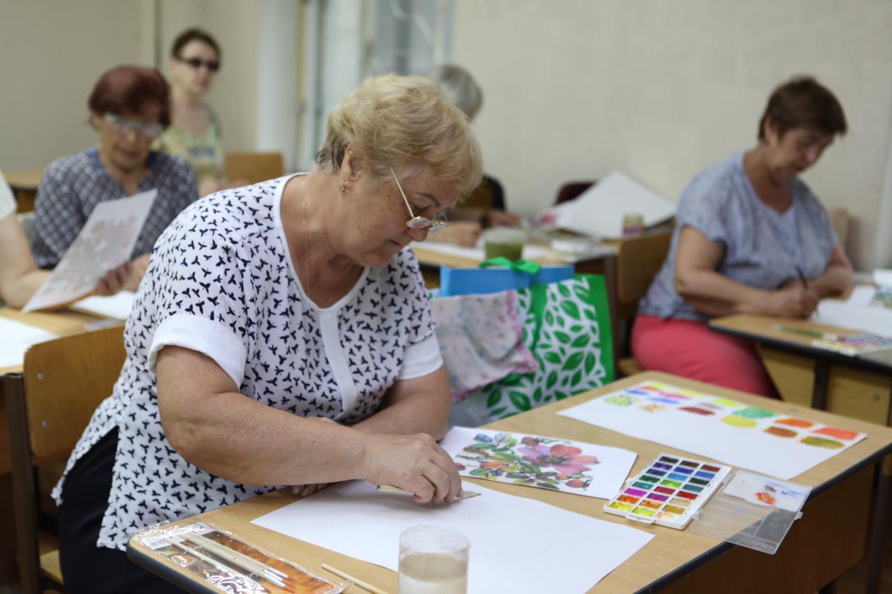 В Иркутске продолжается запись на курсы «Активное долголетие»