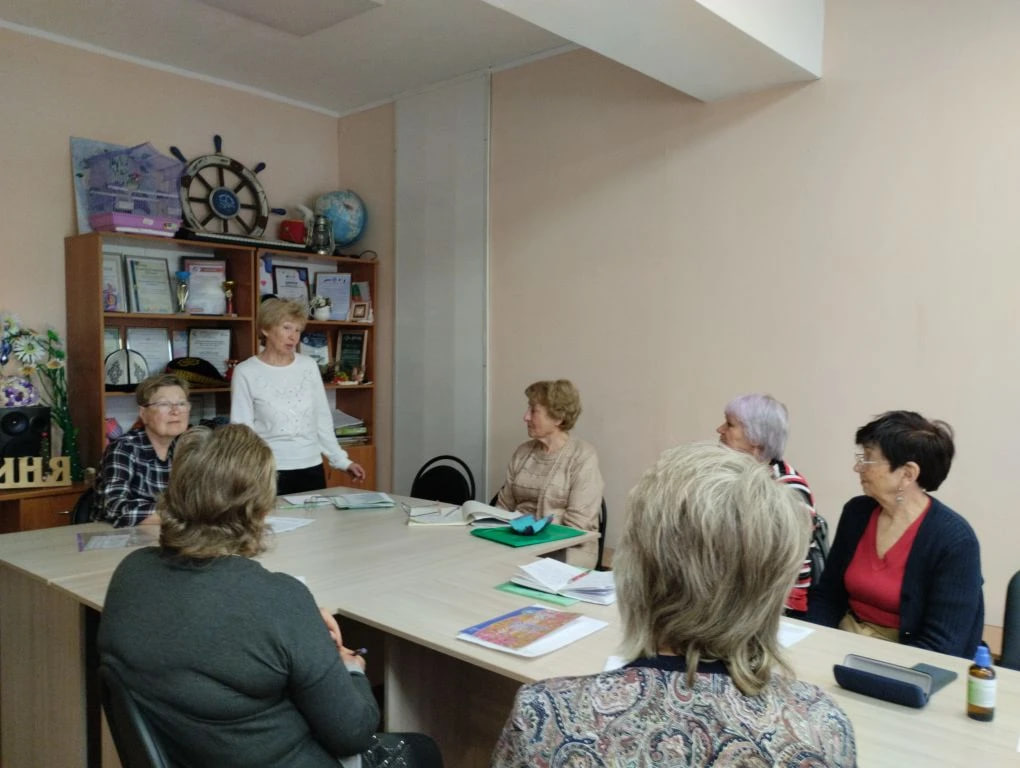 Клуб интересных встреч «Калейдоскоп» провел лекцию о творчестве Марка Сергеева