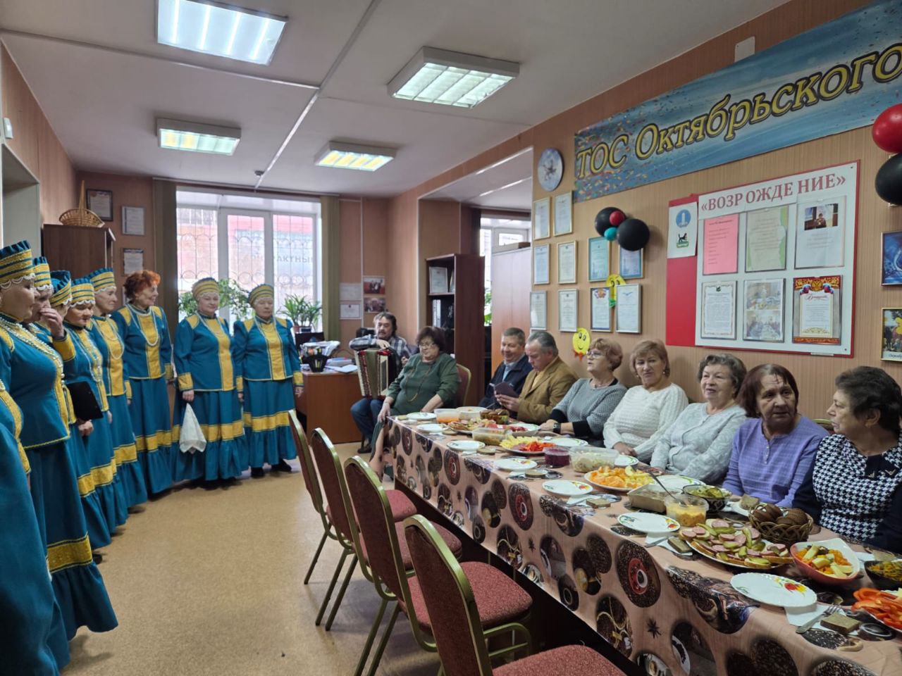 Праздники в честь Дня матери прошли в Центрах по работе с населением и общественными объединениями МКУ «ГОРОД».